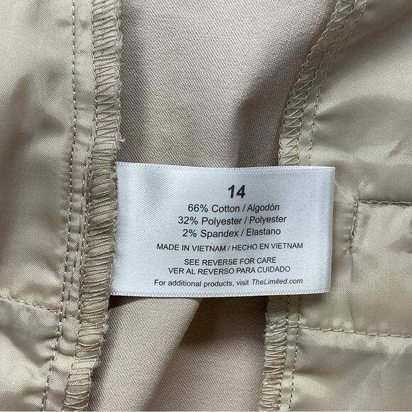 The Limited Shorts Women's Size14 Khaki Flat Front Stretch Beach Vacation Casual - Picture 2 of 8
